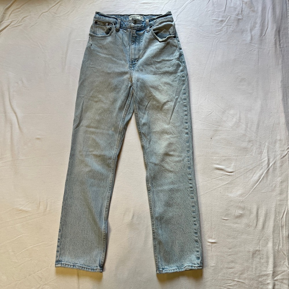 Abercrombie & Fitch The 90s Straight Ultra High Rise Women's‎ 26/2R Light Wash